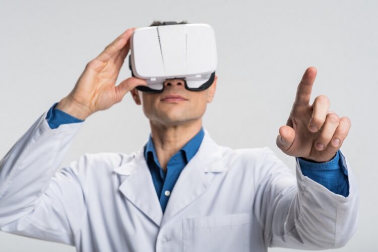 VR裝置導入眼科診所服務流程，是否有助於療程說明？